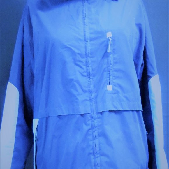 Womans Reversible Jacket (50A) preowned no worn or torn areas clean smoke free - Picture 1 of 9